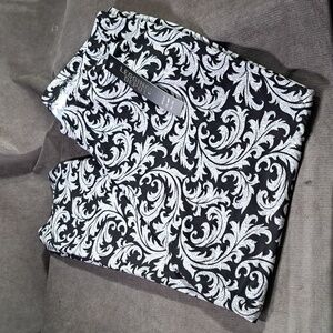 Leggings Depot Black Grey Flora Jaquard Style Cropped Leggings NWT 3XL-5XL